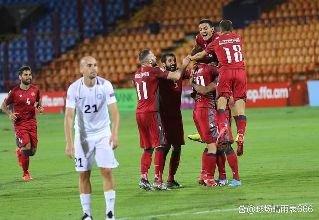 战报湖人20分惨败鹈鹕 詹姆斯34+6老六4抢断锡安26分NBA常规赛继续进行，洛杉矶湖人队（17胜17负）吞下连败。